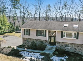 127 William Penn Dr, Milford, PA 18337