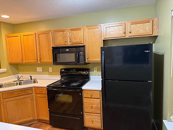 4th image of 78 Tannenbaum Cir