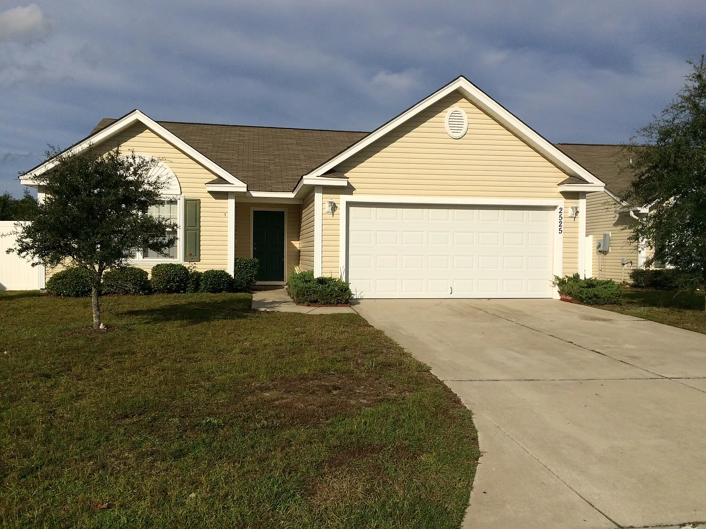 Single Family Home for Rent in Avalon — Photo 1
