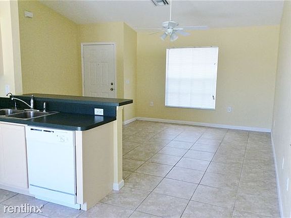 3rd image of 923 Lee Ave Unit 5
