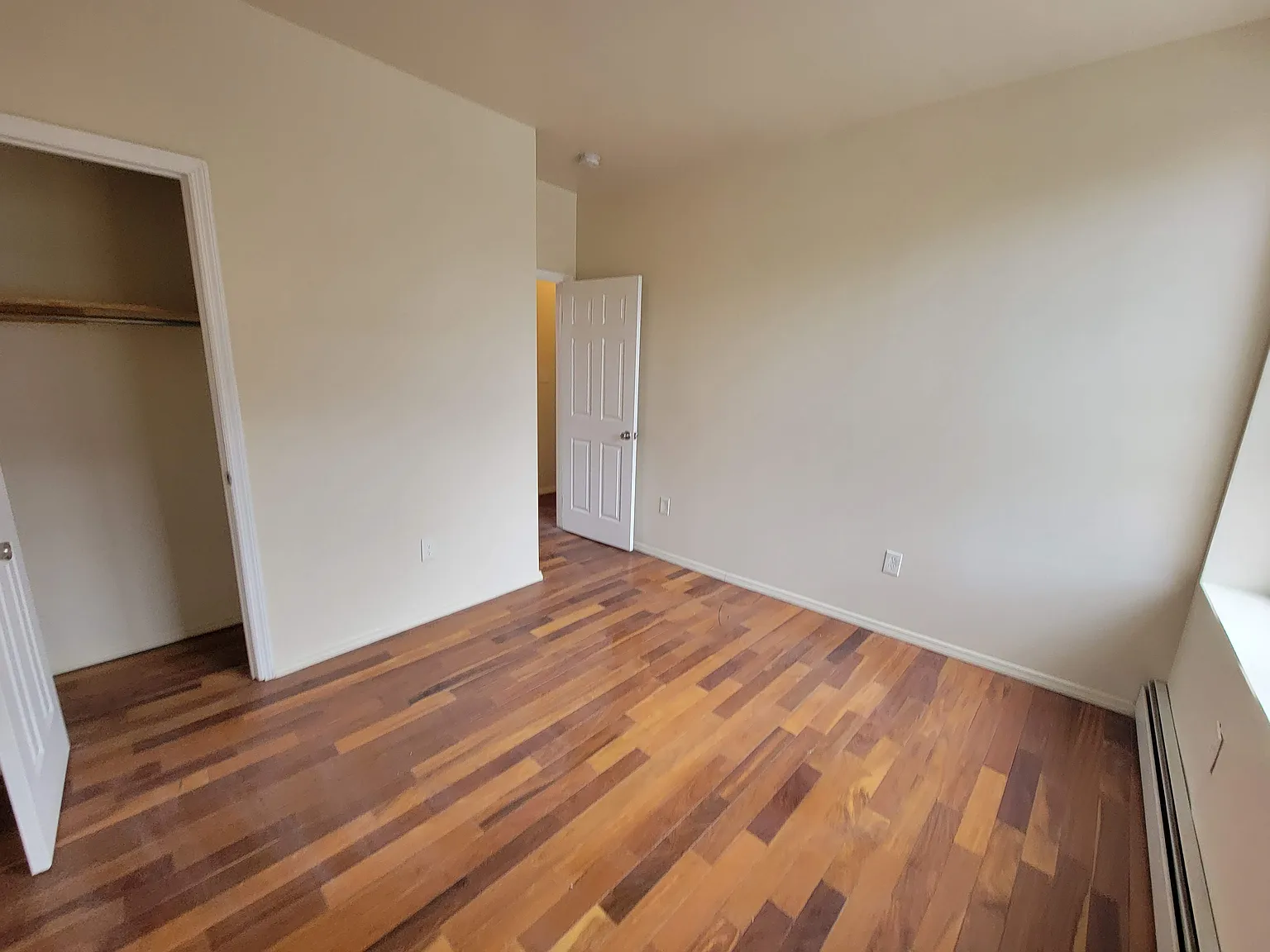 3 bed, 1000 sqft, $3,695 — Photo 4
