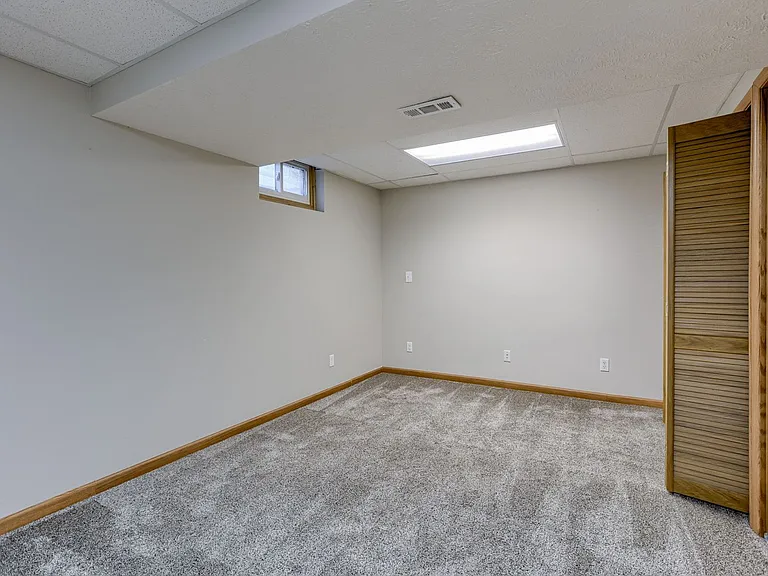 13906 Jennifer Rd — Photo 20