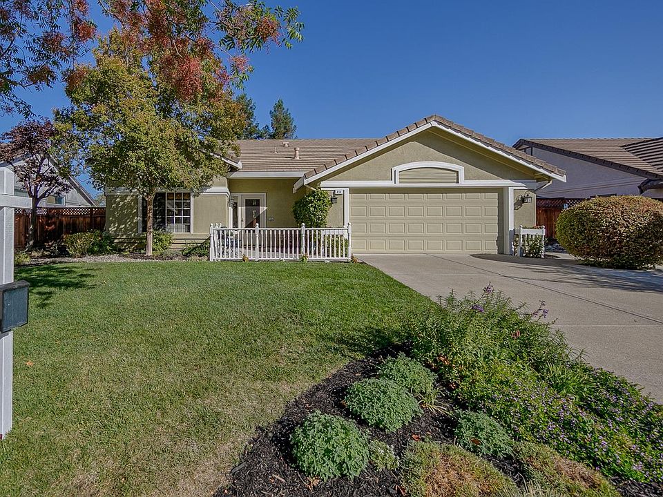 1st image of 414 Daisyfield Dr