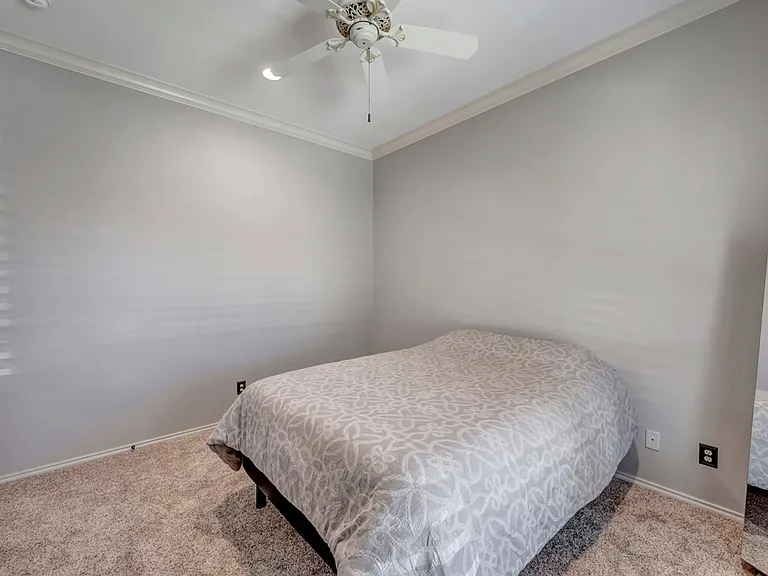 4416 Guadalupe — Photo 24
