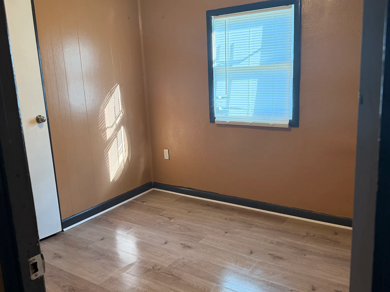 2961 Deeb Dr — Photo 4