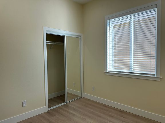 4th image of 228 Velarde St