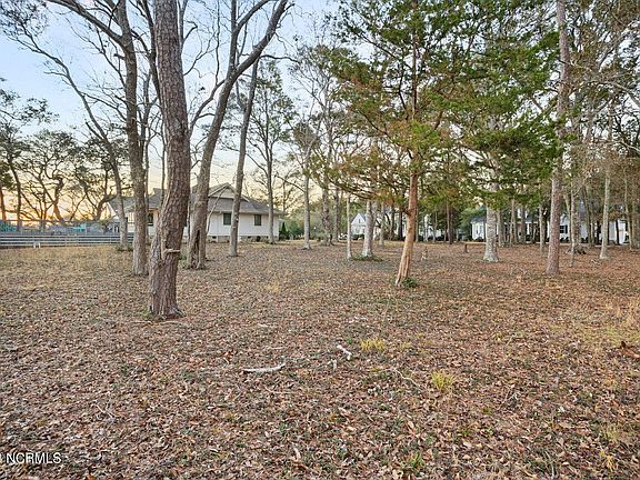 3rd image of 3351 Channelside Dr SW