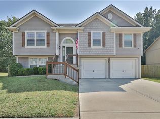 19617 E 10th St S, Independence, MO 64056