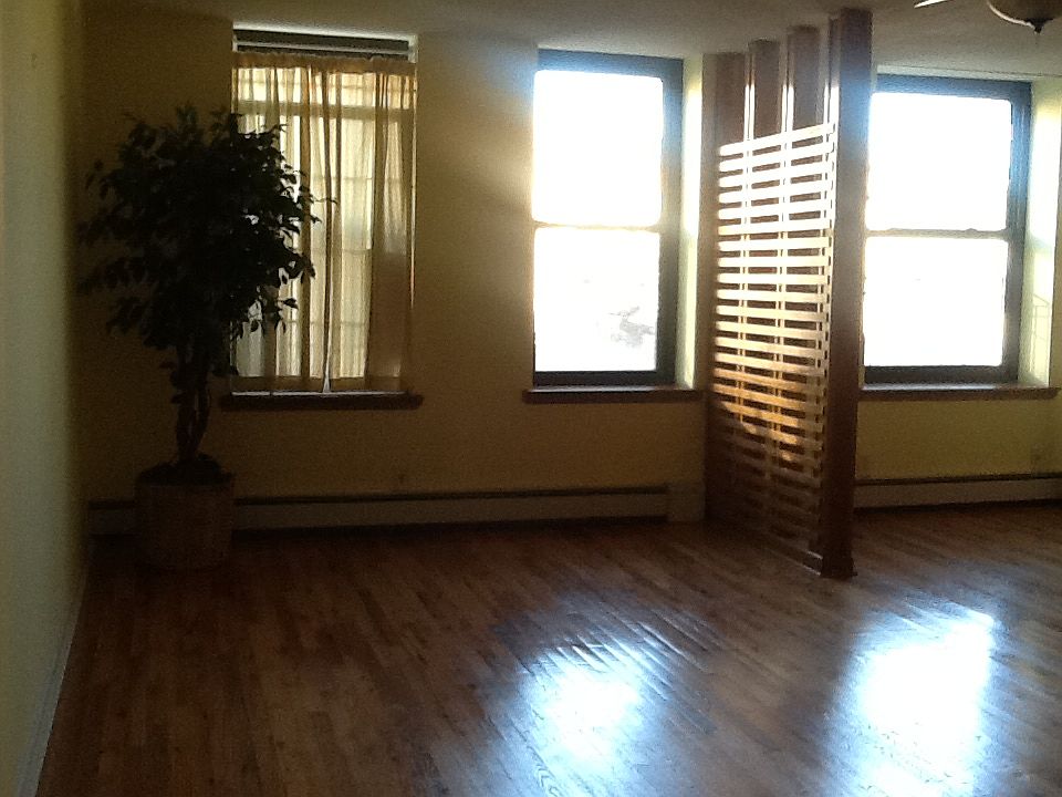 1st image of 572 Sterling Pl APT 3B