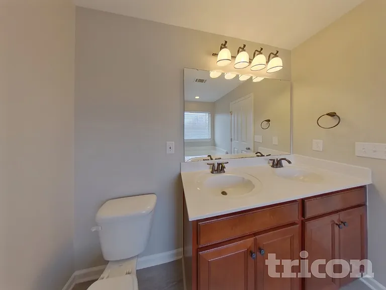 510 Norwell Ln — Photo 9
