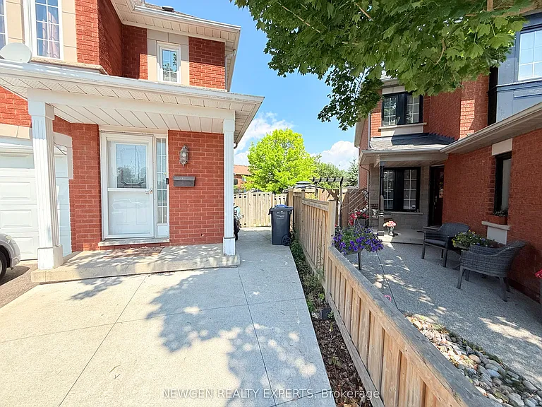 6013 Castlegrove Ct #UPPER — Photo 2