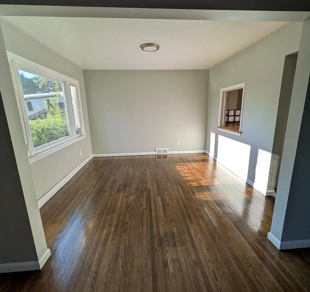 3 bed, 1.5 bath, 1394 sqft, $2,300 — Photo 1