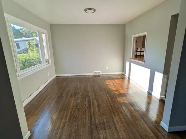 73 Governor Ter, Rochester, NY 14609