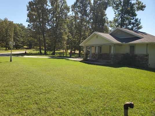 3rd image of 432 Wyndom Dr