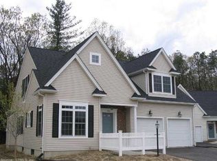 222 Kenswick Ln, Windsor, CT 06095