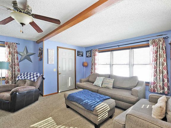 2nd image of 442 Rosemont
