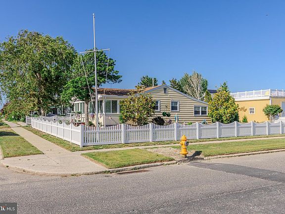 4th image of 721 Atlantic Ave