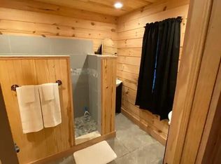 250 Lakeview Hts, Byrdstown, TN 38549