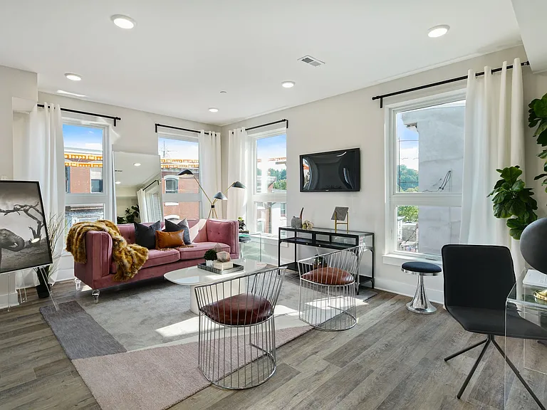 East Main Manayunk Apartments — Photo 5