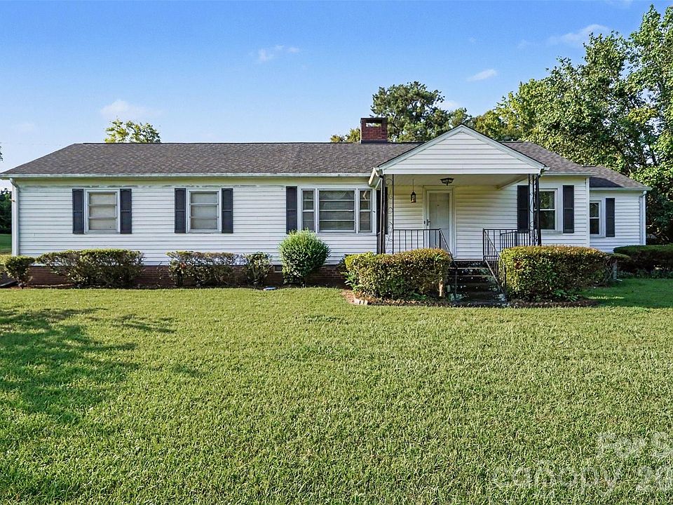 1st image of 968 Hampton Grace Ave