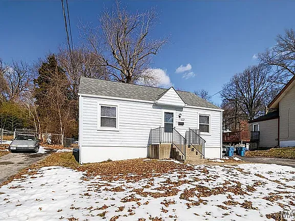 405 Estelle Ave — Photo 2
