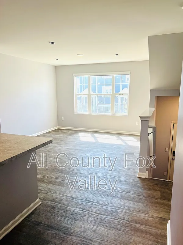3 bed, 2.5 bath, $2,600 — Photo 4