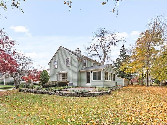 5th image of 138 Miller Ave E