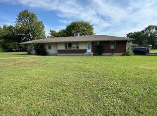 215 Park Ln, Clarksville, TN 37042