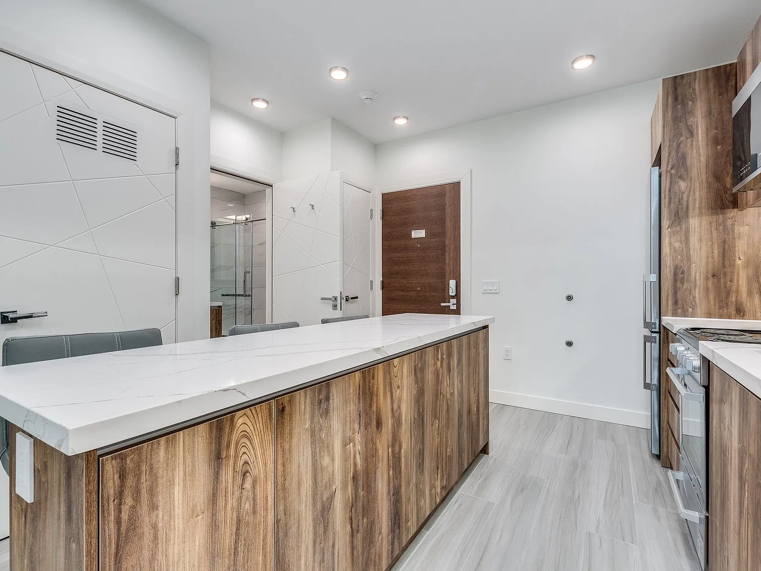 1 bed, 501 sqft, $2,990 — Photo 3