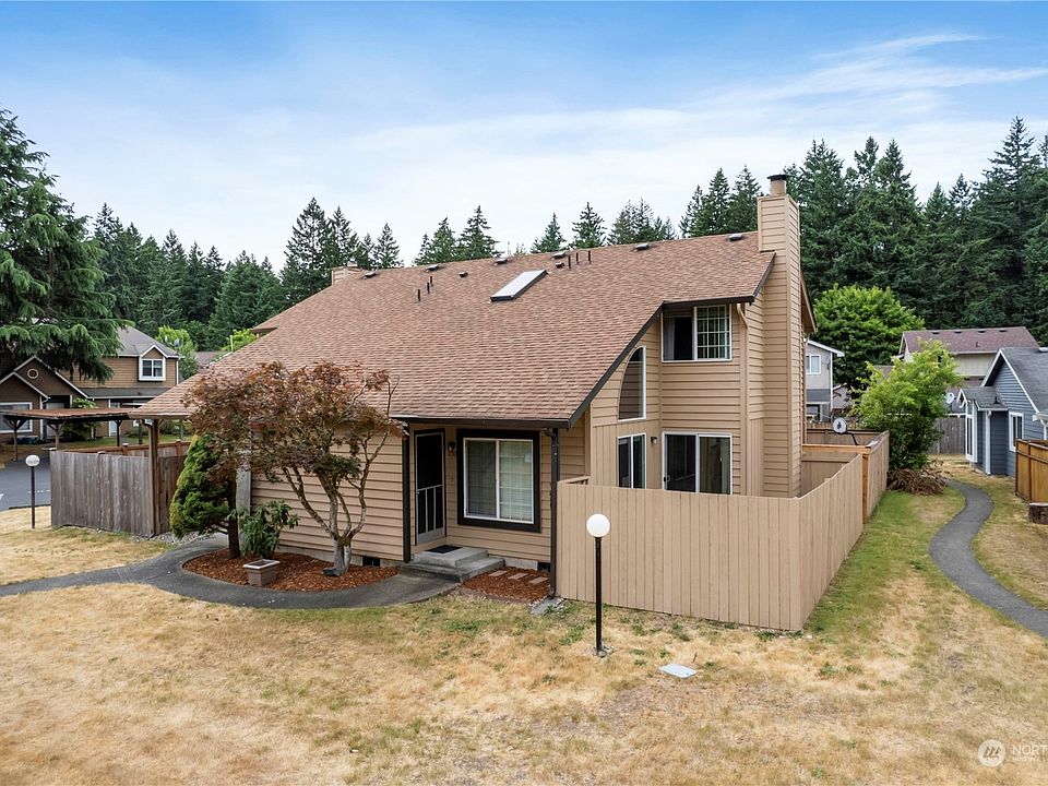 1st image of 650 Malibu Drive SE
