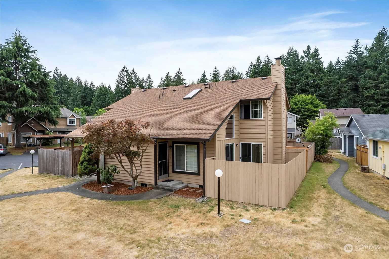 650 Malibu Drive SE photo 1