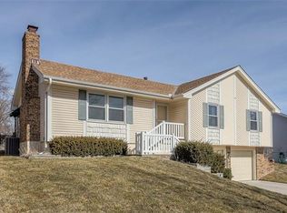 28 NW 101st Ter, Kansas City, MO 64155