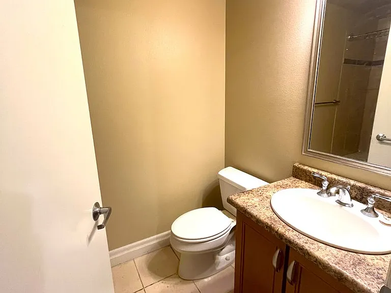 910 Harris Ave #408 — Photo 7