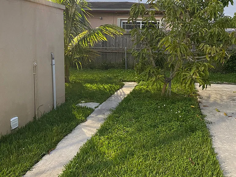 3611 SW 97th Ave — Photo 14