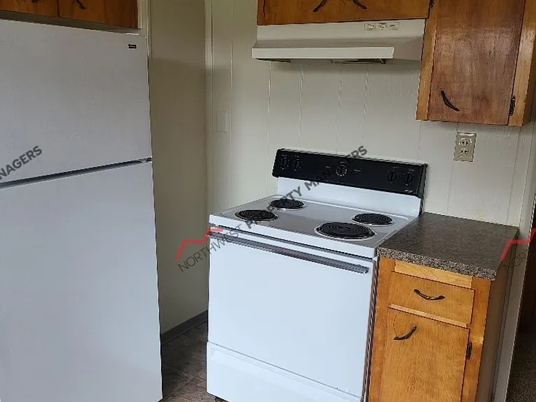 629 NW Hawthorne Pl — Photo 7