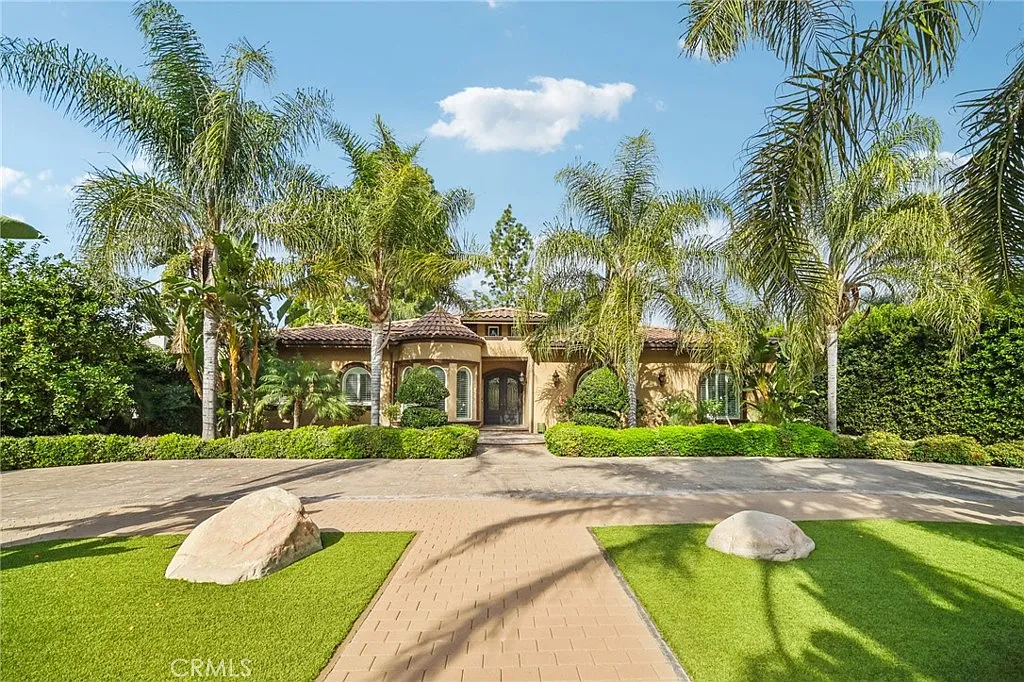 5 bed, 4350 sqft, $11,500 — Photo 1