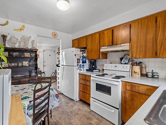 5th image of 1911 N Sargent Rd