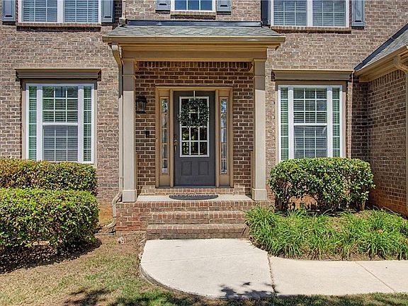 3rd image of 2430 Terry Ct