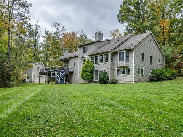 2859 County House Woods Rd, Bluff Point, NY 14478