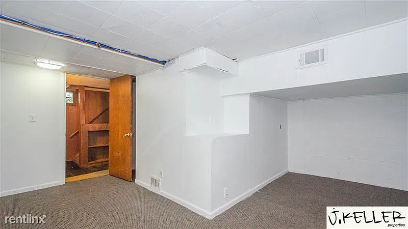 930 Woodlawn - 1 — Photo 2