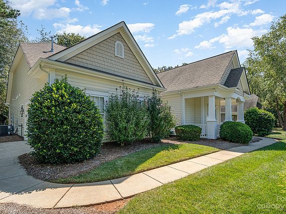 3rd image of 7992 Salem Springs Dr
