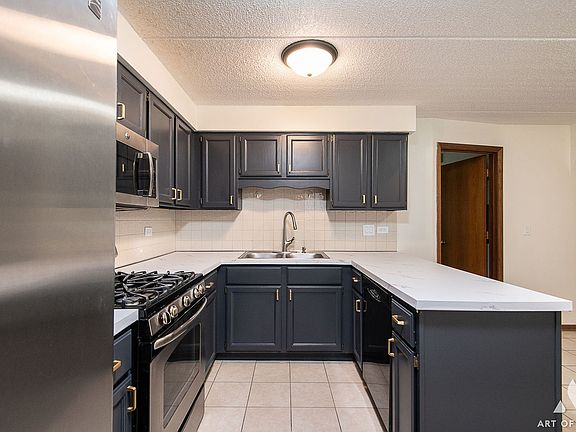 5th image of 4106 N Narragansett Ave APT 202