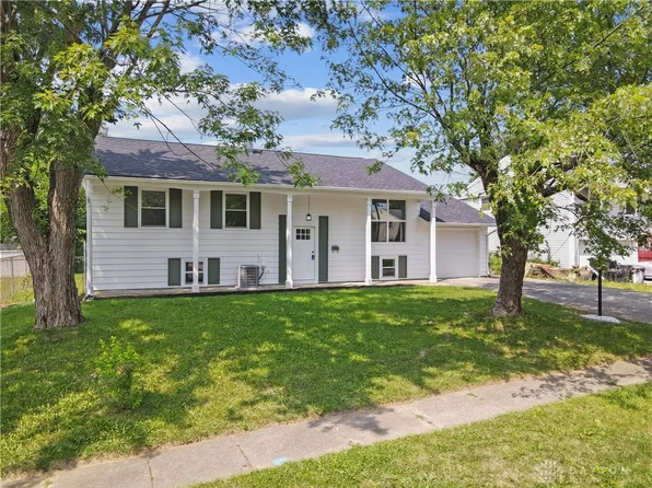 565 Bowser Dr, New Carlisle, OH 45344