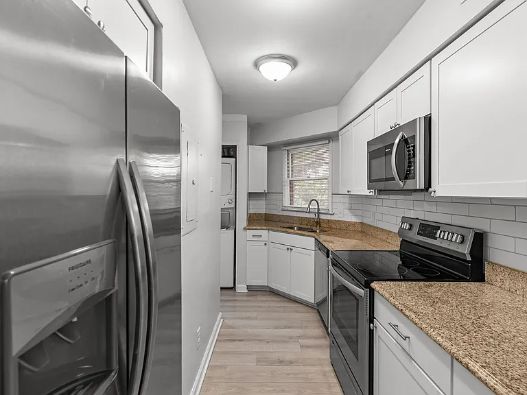 849 Baldwin Ave #2H — Photo 6