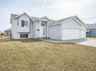 3554 Lincoln St S, Fargo, ND 58104