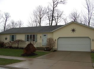 337 Horseshoe Dr, Lagrange, OH 44050