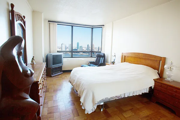 Sold by Keller Williams NYC | media 17