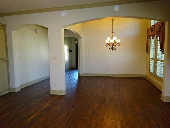 4th image of 5909 Dry Creek Ln