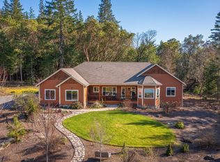 125 Columbia Crest Dr, Grants Pass, OR 97526