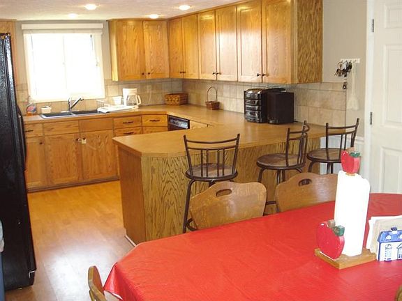 3rd image of 3241 Disney Dr